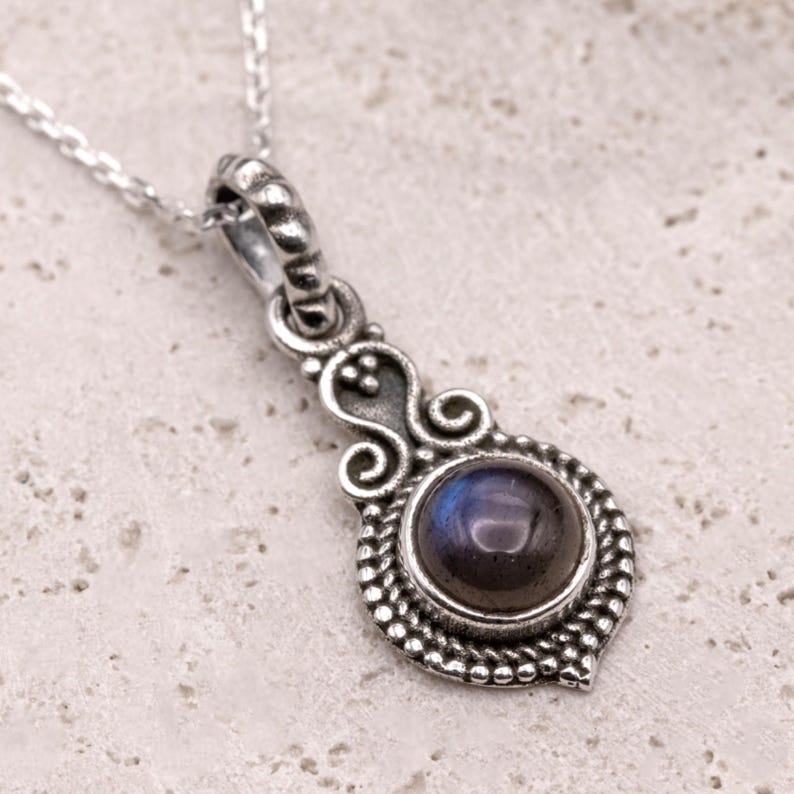 925 Sterling Silver Natural Cabochon Labradorite Gemstone Pendant Necklace