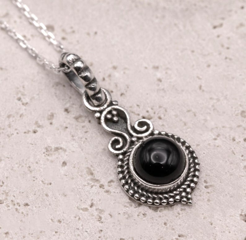 925 Sterling Silver Cabochon Black Onyx Gemstone Pendant Necklace