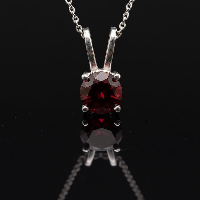 925 Sterling Silver Faceted Red Garnet Gemstone Ladies Pendant Necklace