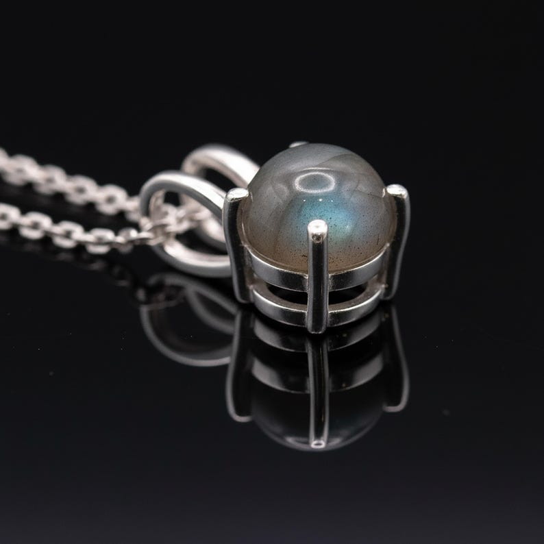 925 Sterling Silver Cabochon Labradorite Gemstone Ladies Pendant Necklace