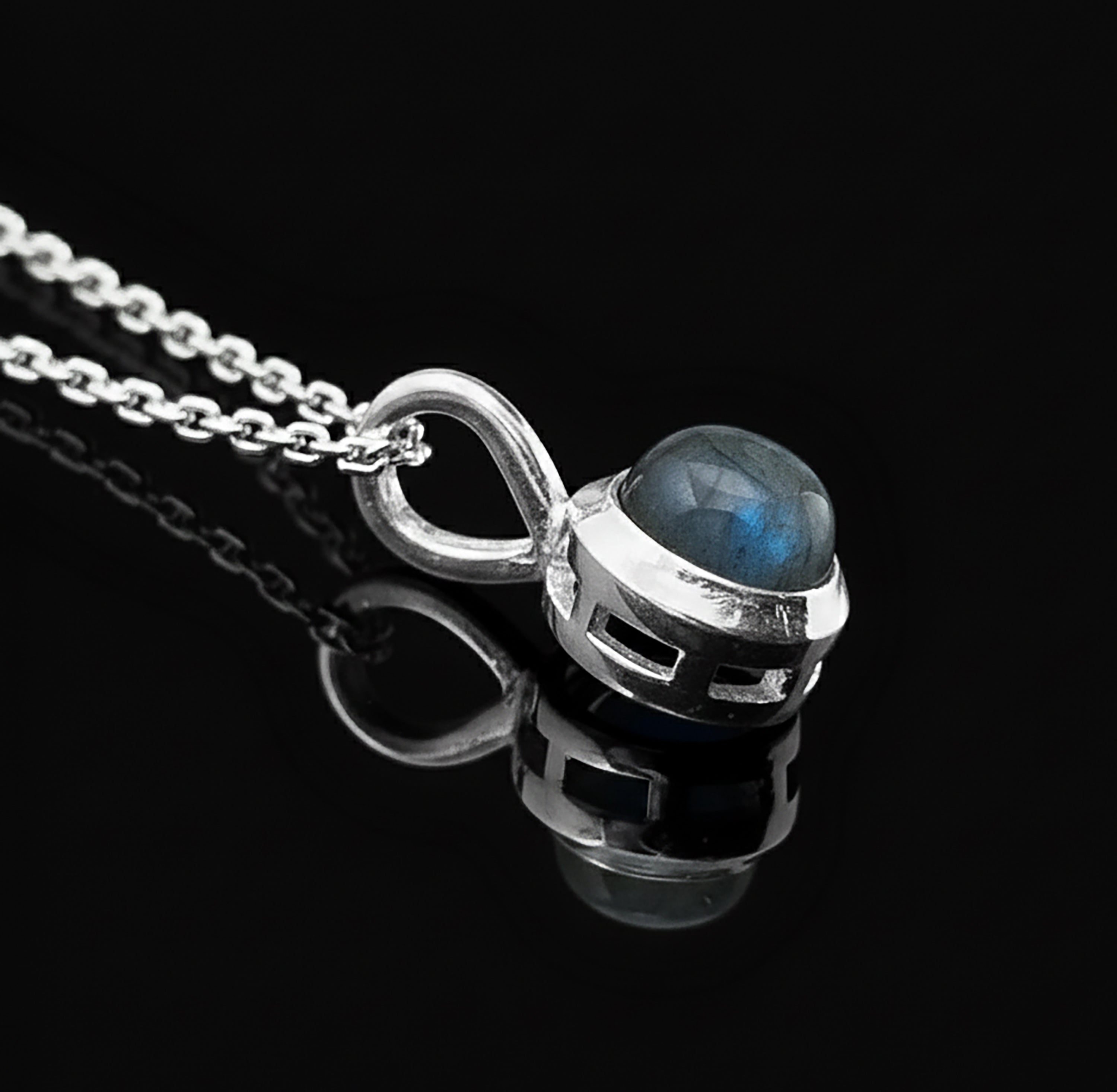 925 Sterling Silver Cabochon Natural Labradorite Gemstone Ladies Pendant