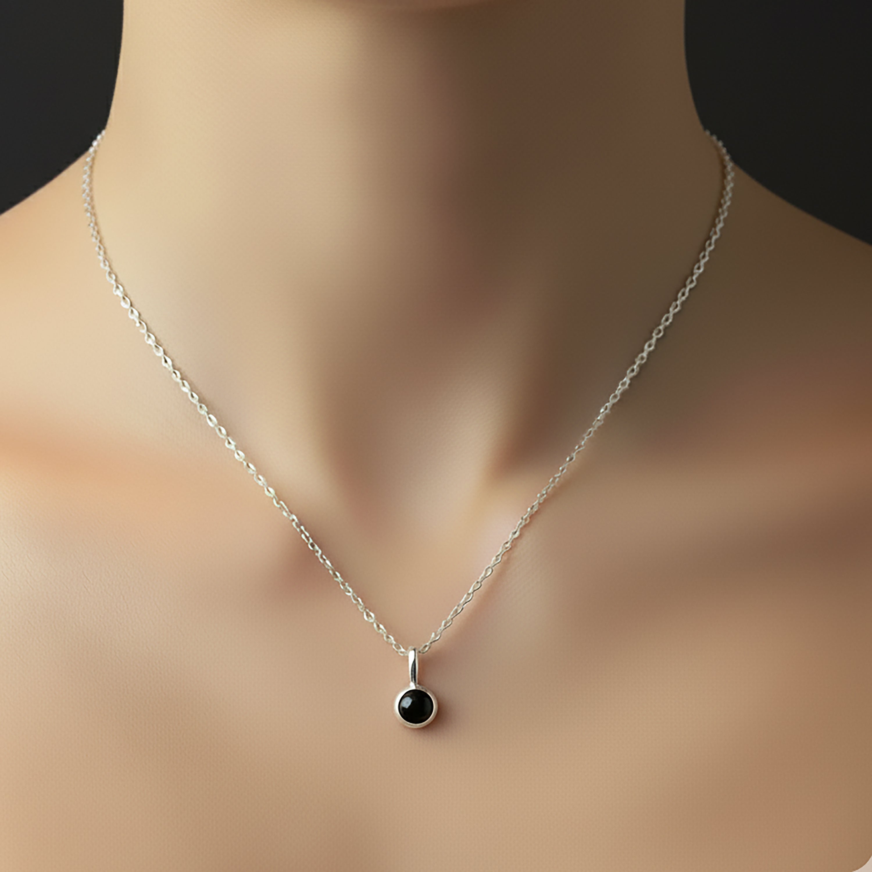 925 Sterling Silver Cabochon Black Onyx Gemstone Ladies Pendant