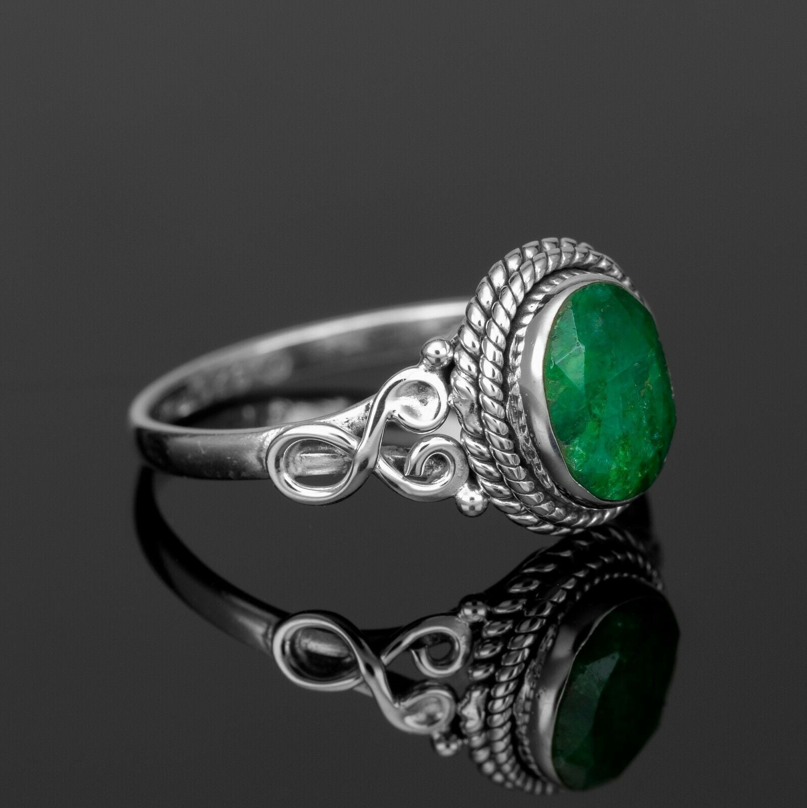 Oval Cut 925 Sterling Silver Ladies Green Emerald Ring Gemstone Jewellery Gift