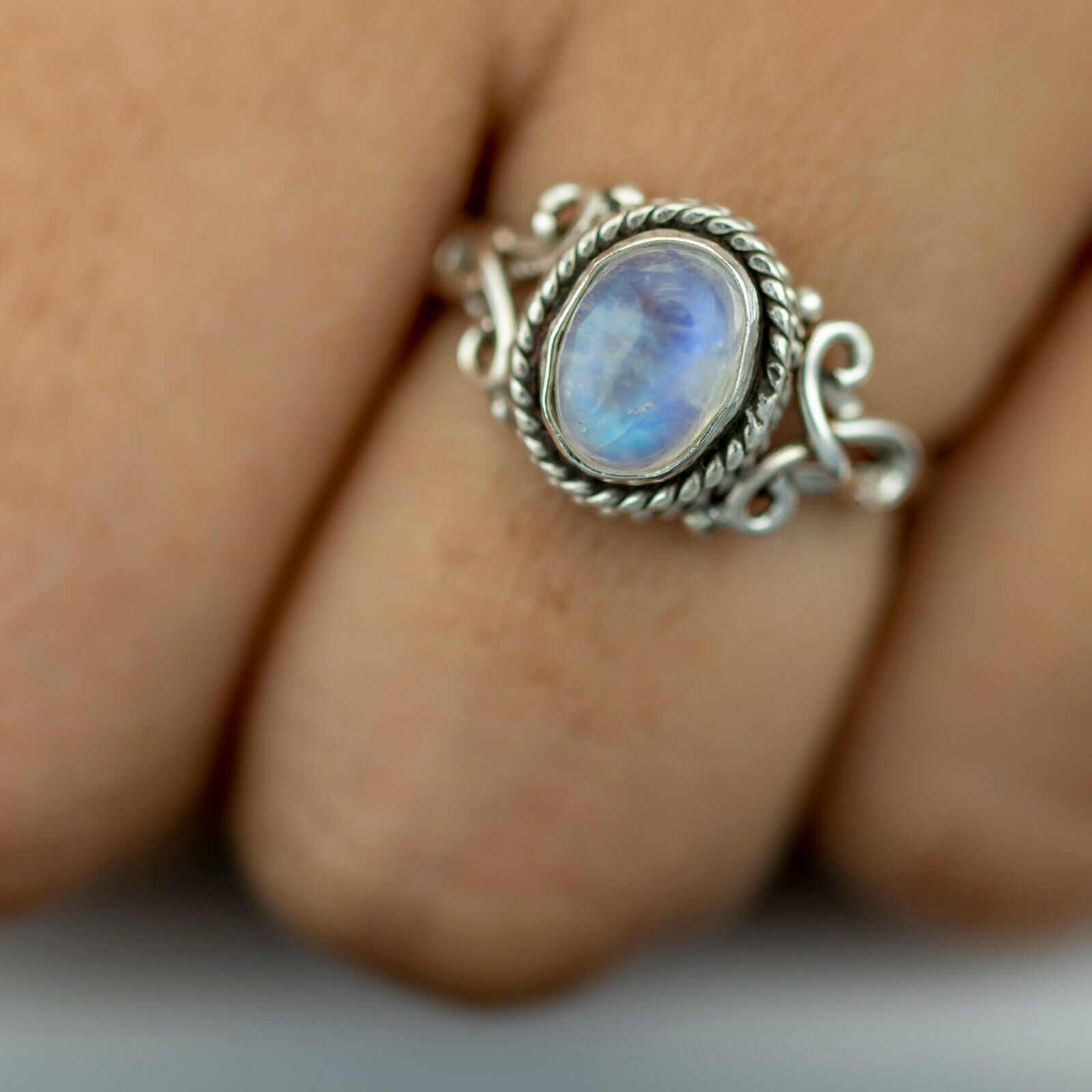 Oval Cut 925 Sterling Silver Ladies Moonstone Designer Ring Gemstone