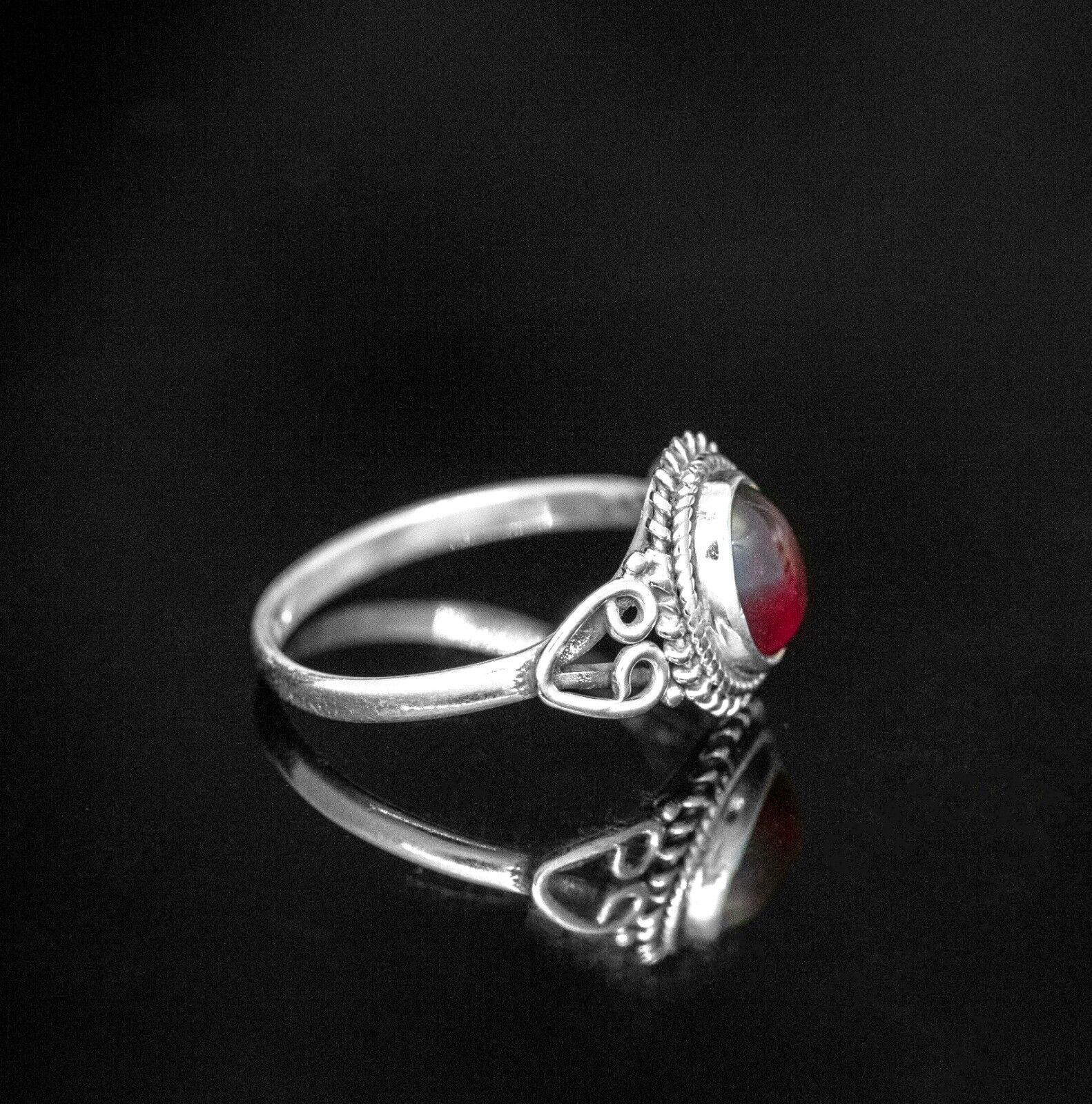 Oval Red Garnet 925 Sterling Silver Ladies Gemstone Ring Boxed Jewelry