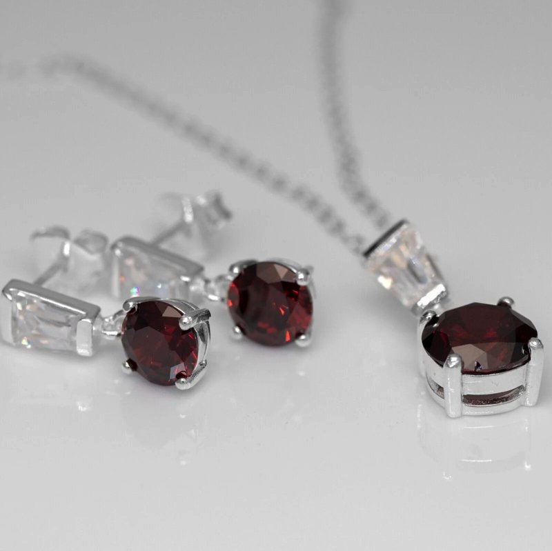 Red Garnet And Diamond Sterling Silver Ladies Pendant Necklace Earrings Set