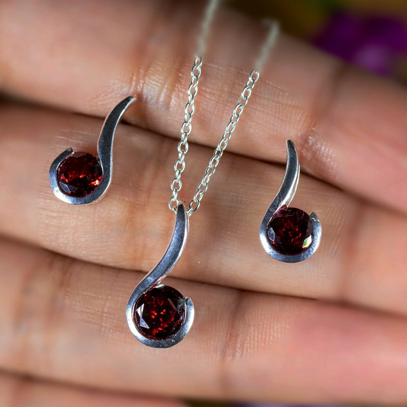 Red Garnet Music Note Sterling Silver Ladies Pendant Necklace Earrings Set