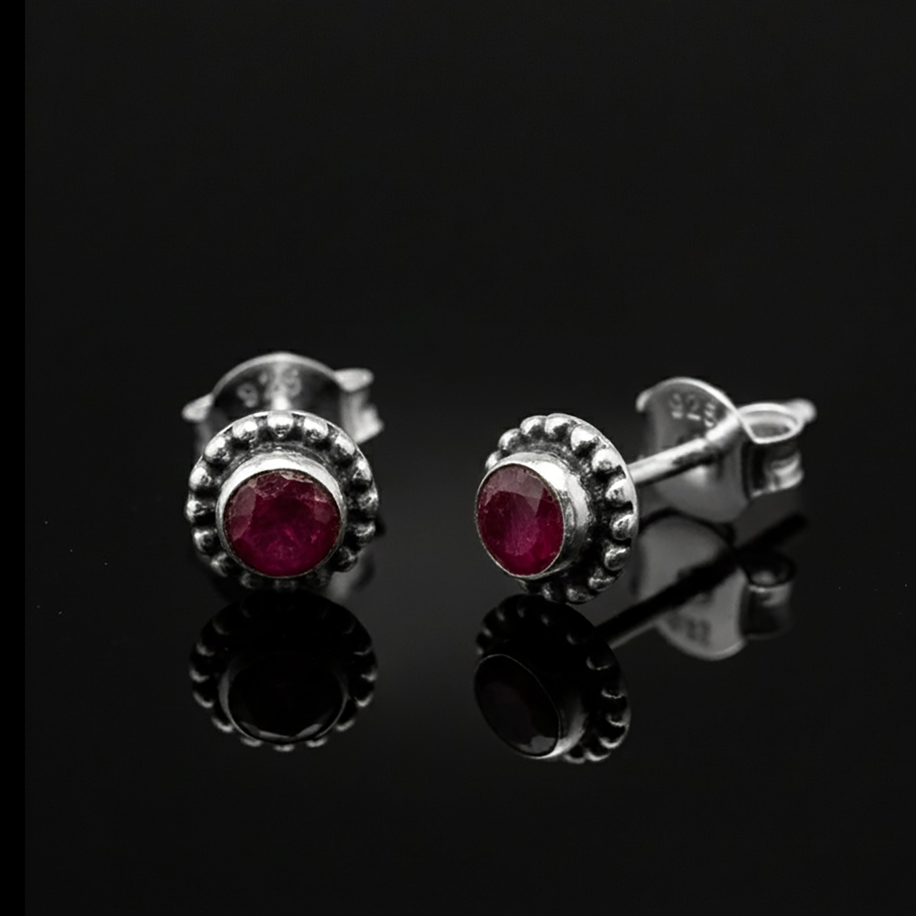 Dainty 925 Sterling Silver Beaded Edge Natural Labradorite Ladies Studs Jewellery Earrings