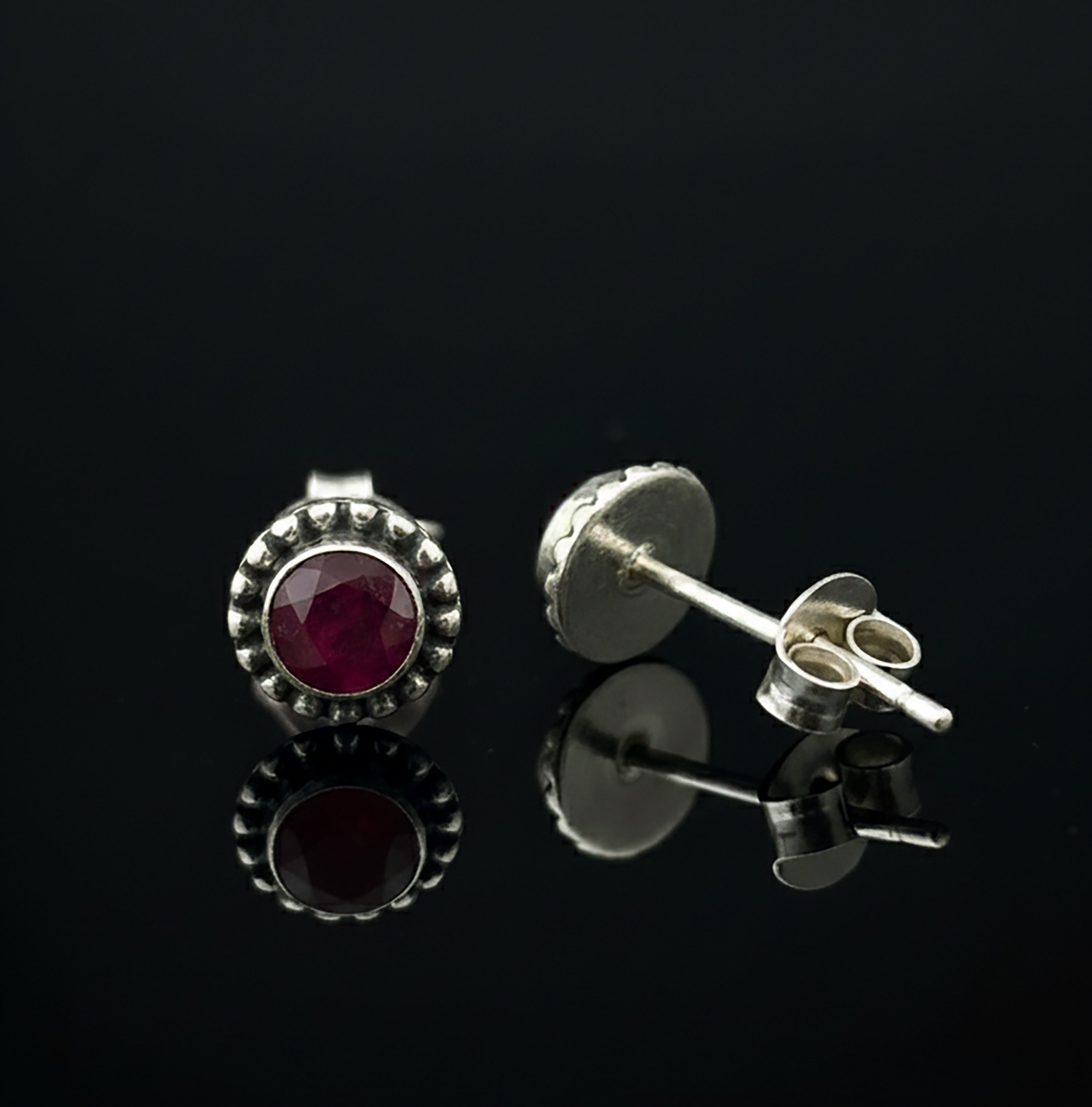 Dainty 925 Sterling Silver Beaded Edge Natural Labradorite Ladies Studs Jewellery Earrings