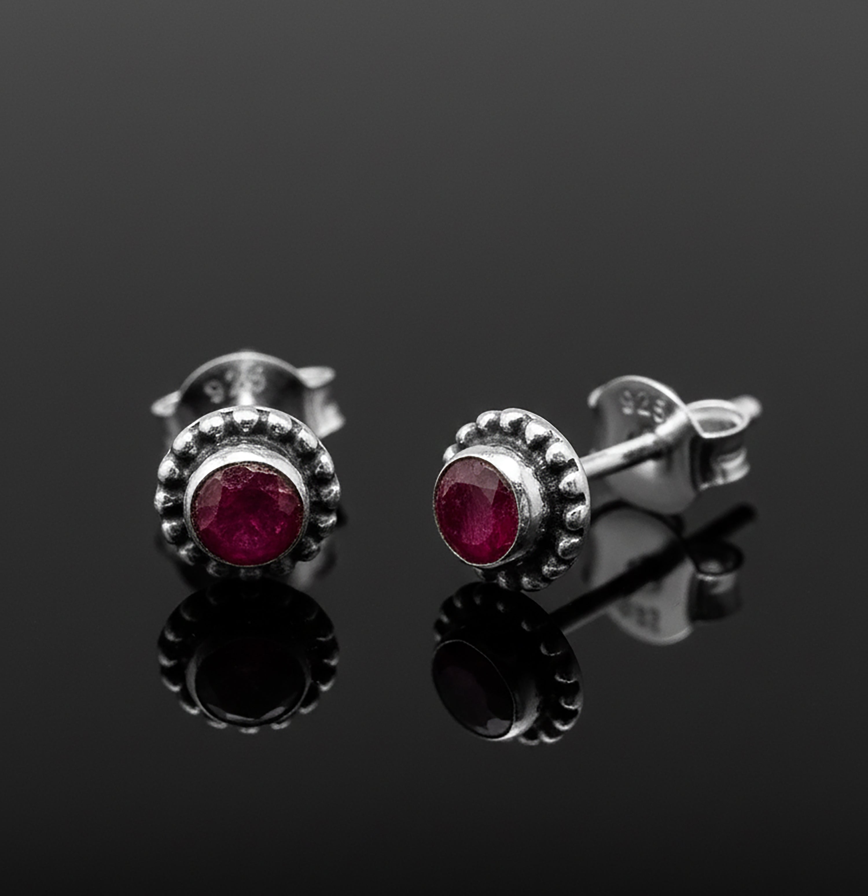 Dainty 925 Sterling Silver Beaded Edge Natural Labradorite Ladies Studs Jewellery Earrings